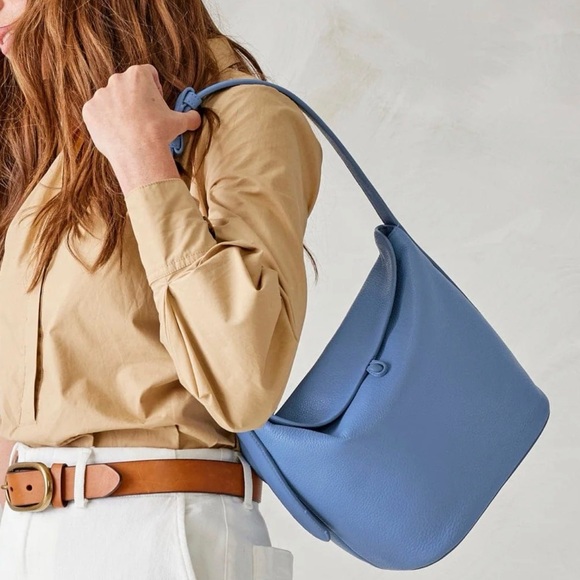 NWT Vera Bradley Women's Leather Astoria Shoulder Bag Quiet Harbor - Picture 3 of 9